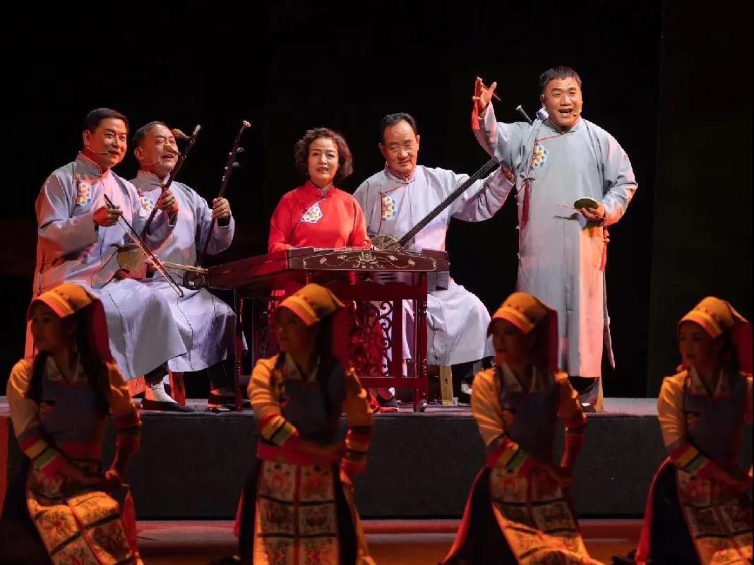 青海平弦花儿剧《绣河湟》成功上演 省文化和旅游厅真切为人民群众办